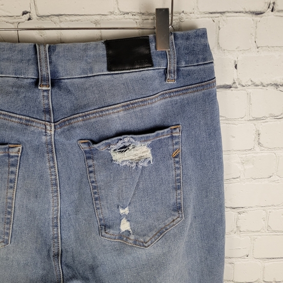 AEROPOSTALE | high rise curvy distressed chewed hem jeggings - Picture 2 of 7